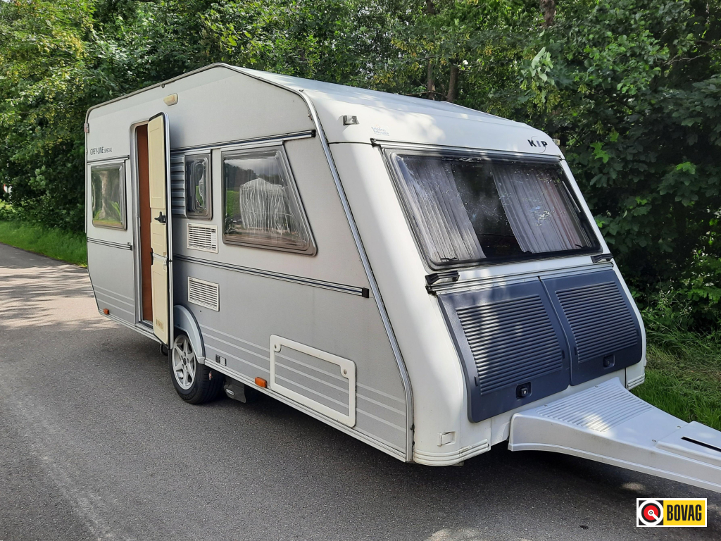 47313605